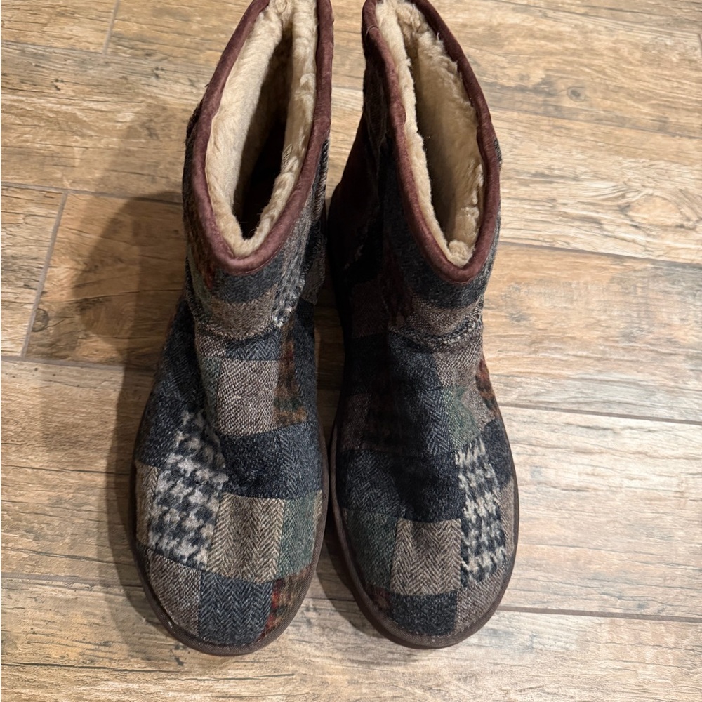 UGG Men's classic mini patchwork size 18 - image 2
